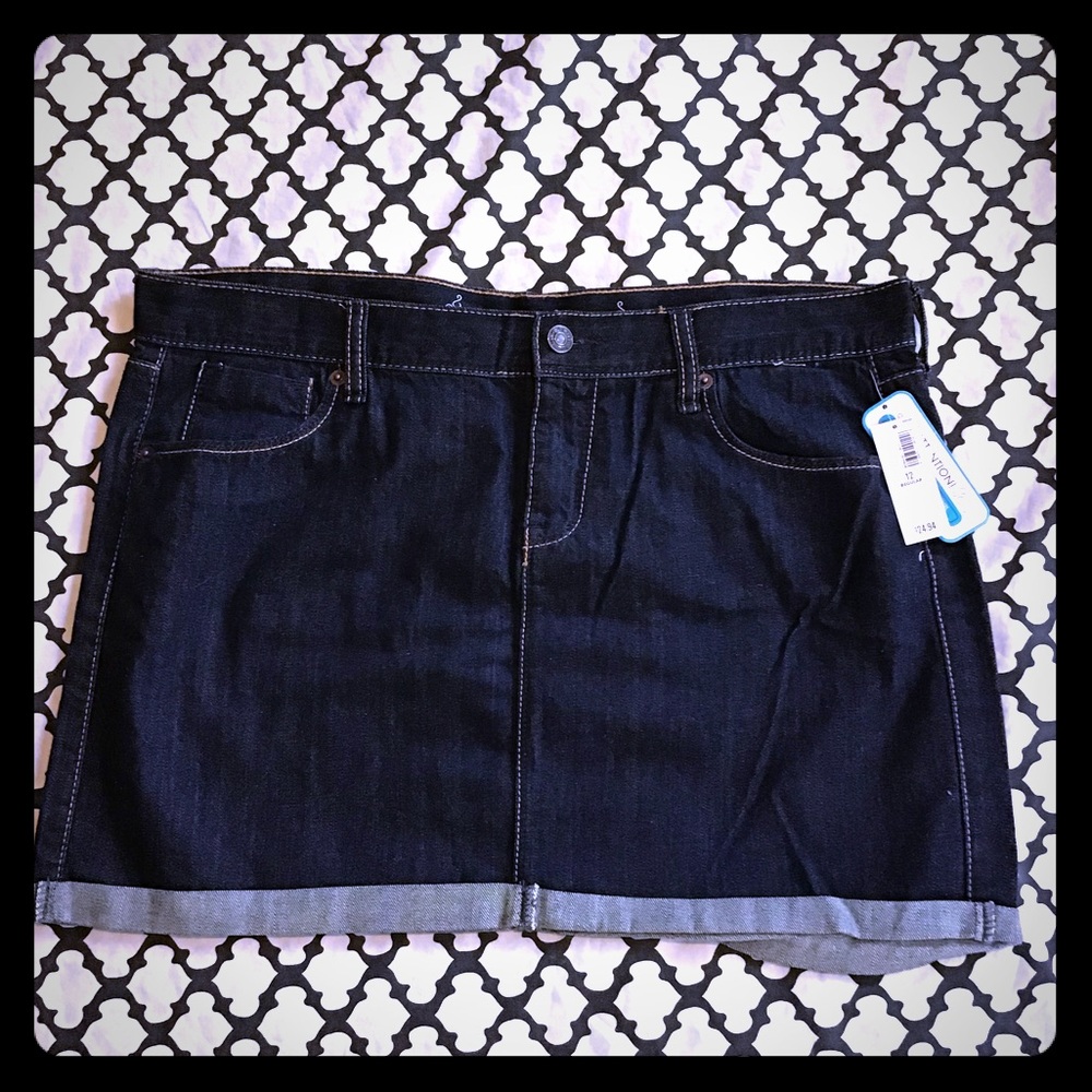 NWT Old Navy Denim Rolled Mini Skirt 😍